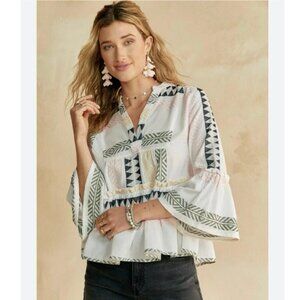 NWOT Mi Ami Francesca’s Wendy Boho Embroidered Bell Sleeve Peplum Blouse Small